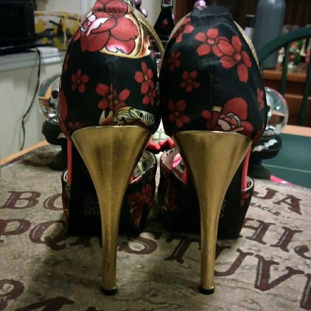 *SOLD* IRon Fist Death Dance Stilettos - Picture 4 of 6